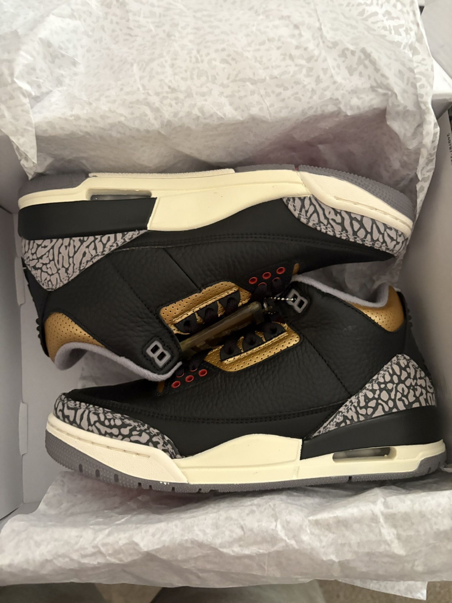 AIR JORDAN 3 RETRO Women – Black/Fire Red-metallic Gold-cement Grey  Size 5 And 7
