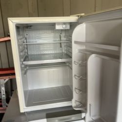 Mini Fridge 