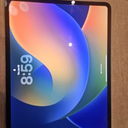 iPad Pro M4 13" 256Gb w/ Magic Keyboard and Folio Case