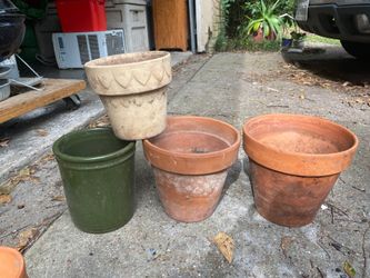 Ceramic pots