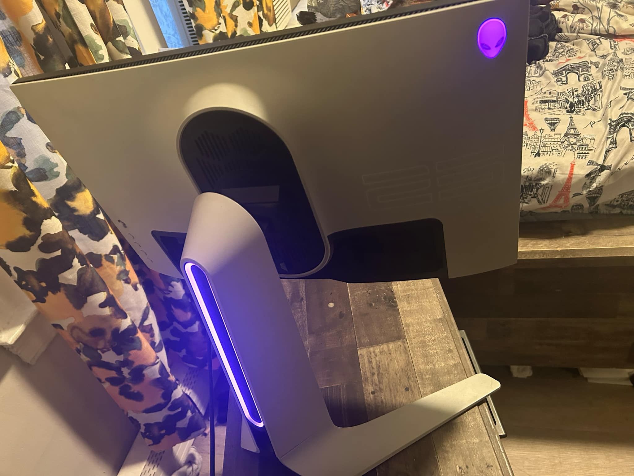 Alienware 240hz 1 Ms