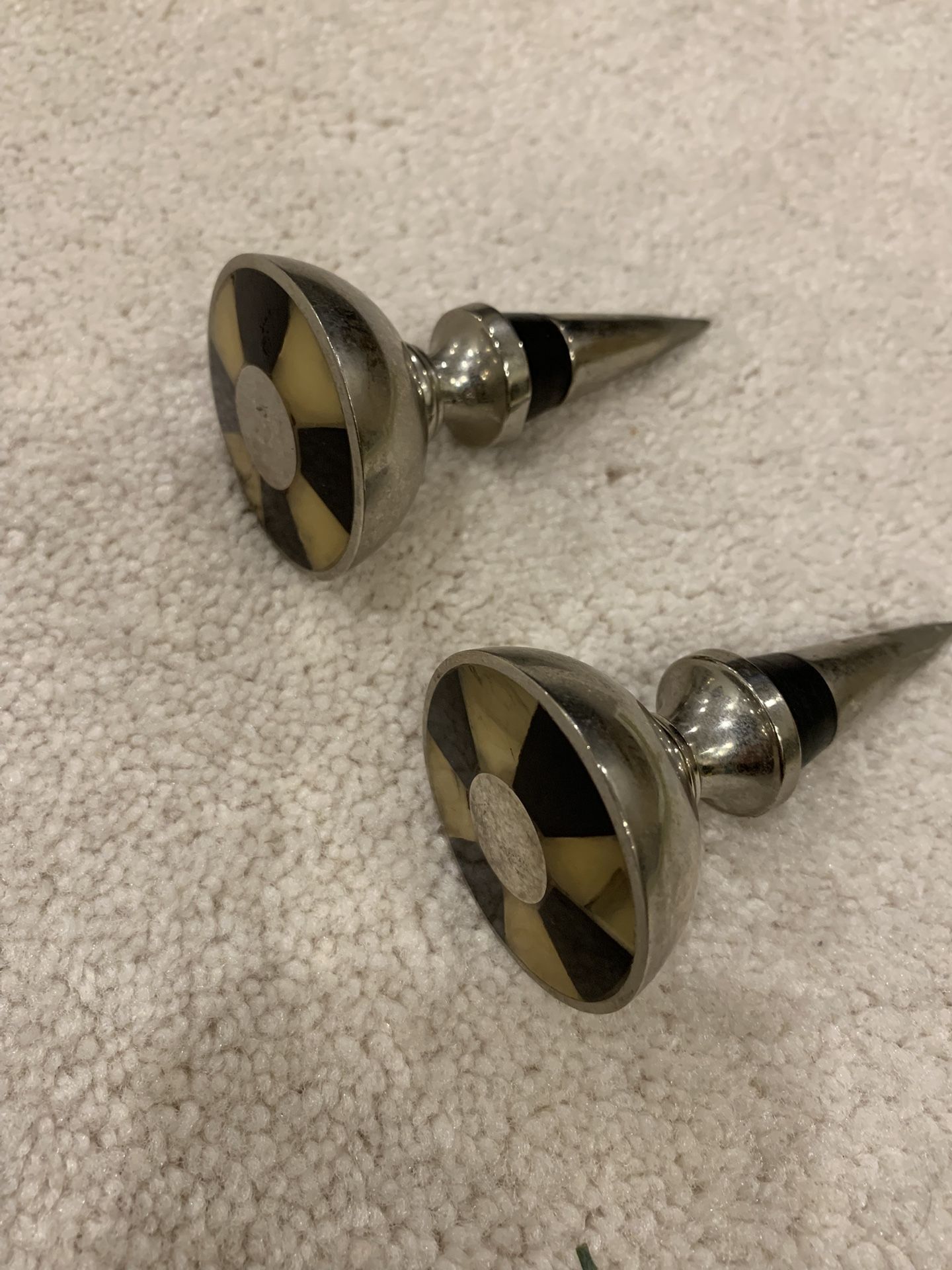 2 Quality Wine Bottle Stoppers 