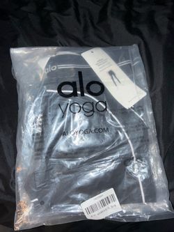 Women’s Alo set (top and bottom)