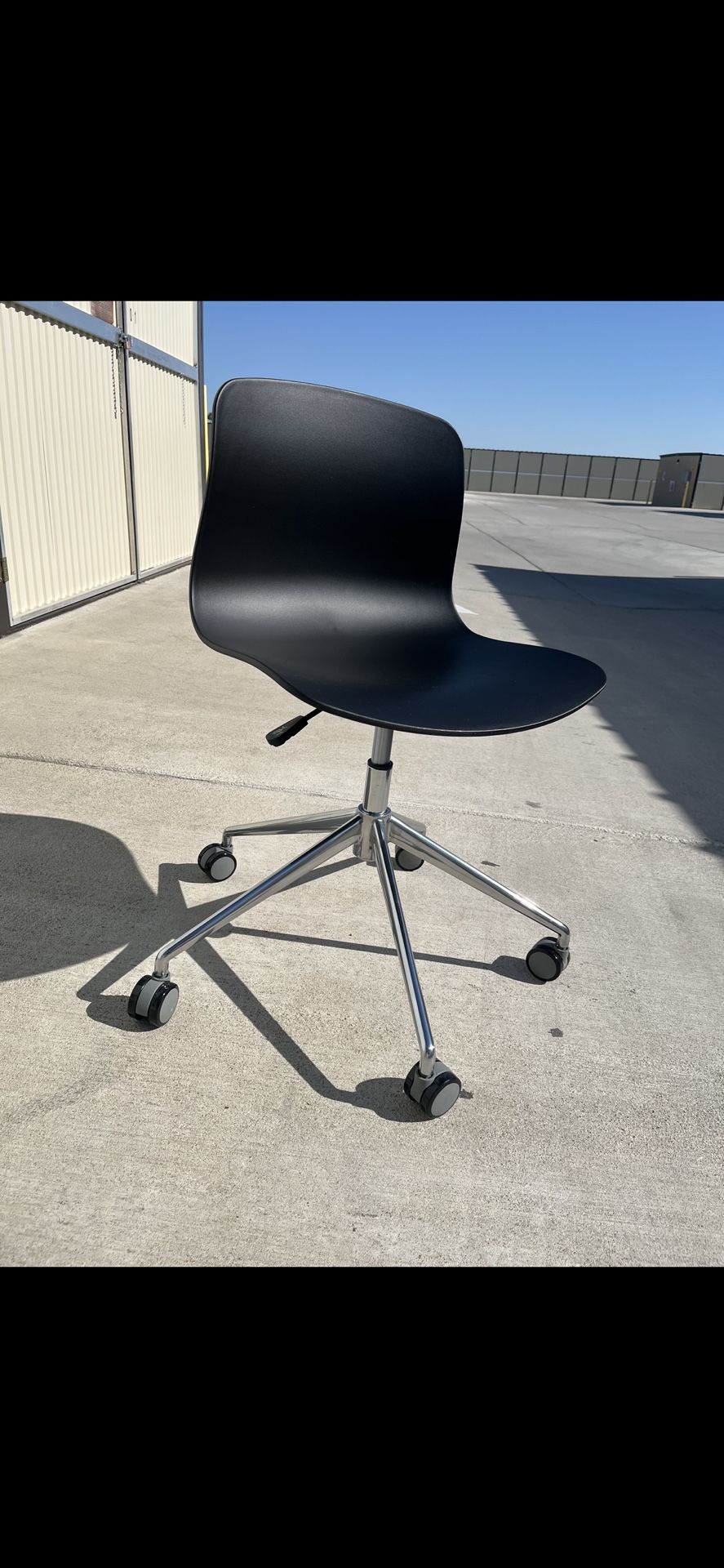 Brand New Black/Chrome Office Chair 