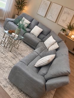 Grey sectional recliner couch 🛋️