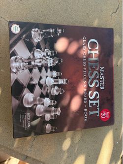 Glass chess set
