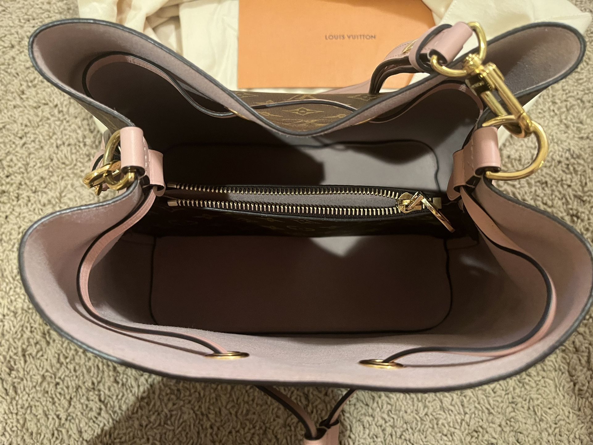 LV Neonoe Black Epi Leather Bag for Sale in Waipahu, HI - OfferUp