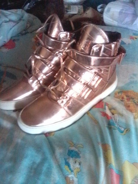 High Top Shoes 
