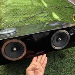 Wireless Samsung Speaker with Dock