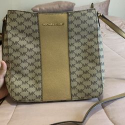 Michael Kors Crossbody Bag
