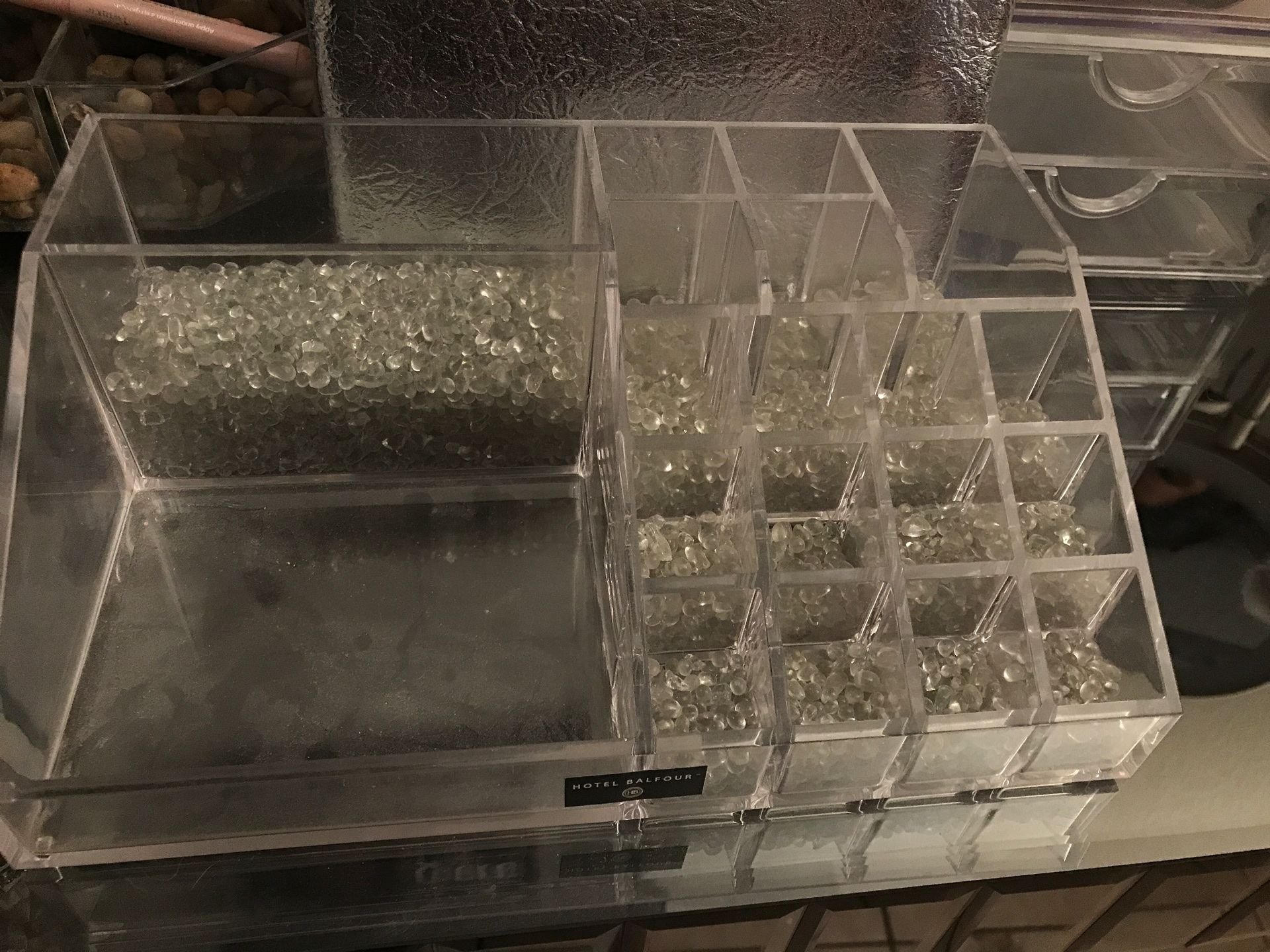 Hotel Balfour makeup organizers