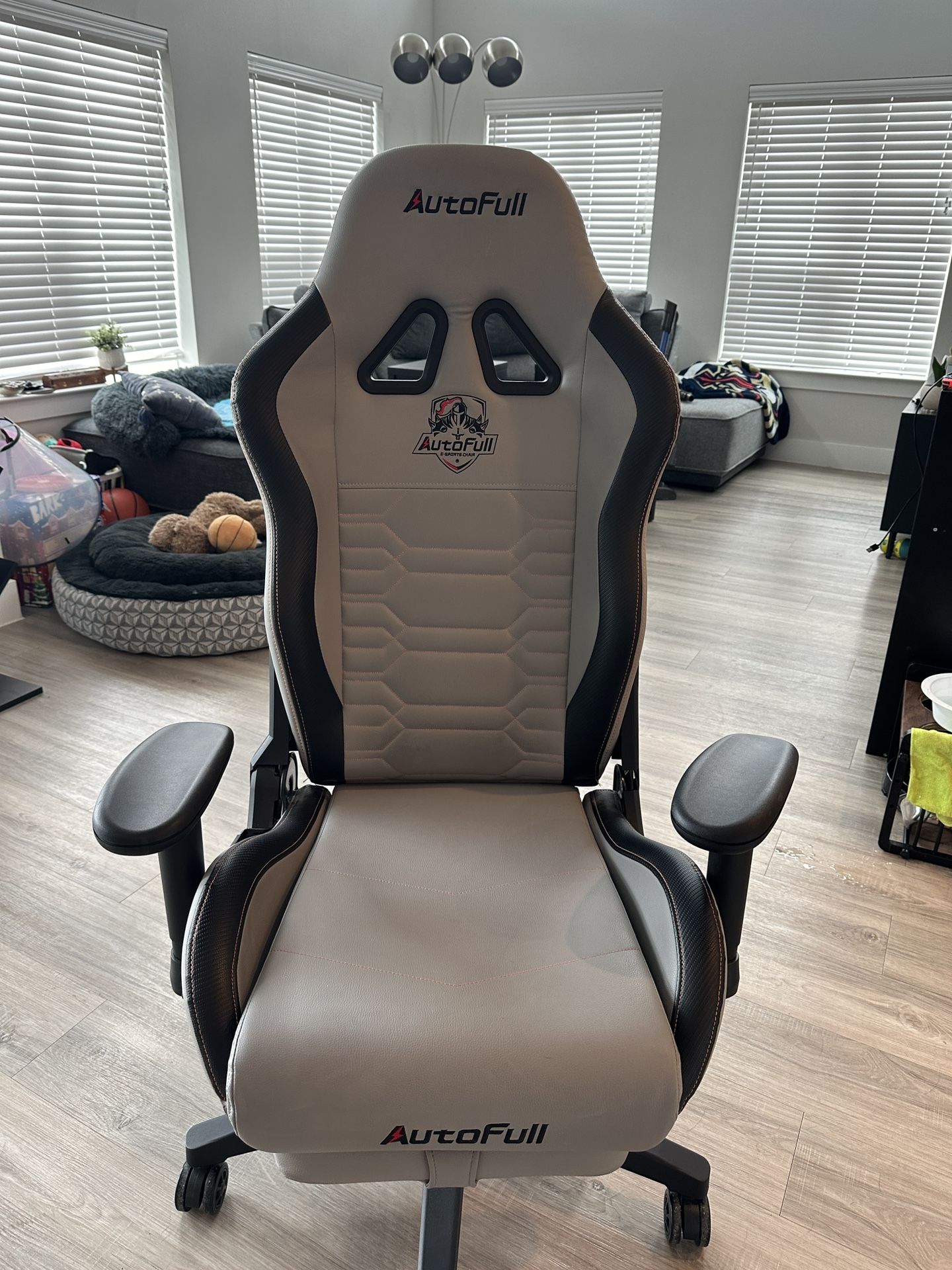 AUTOFULL GAMING/WORK CHAIR! Original Price 250