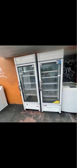 Display refrigerator