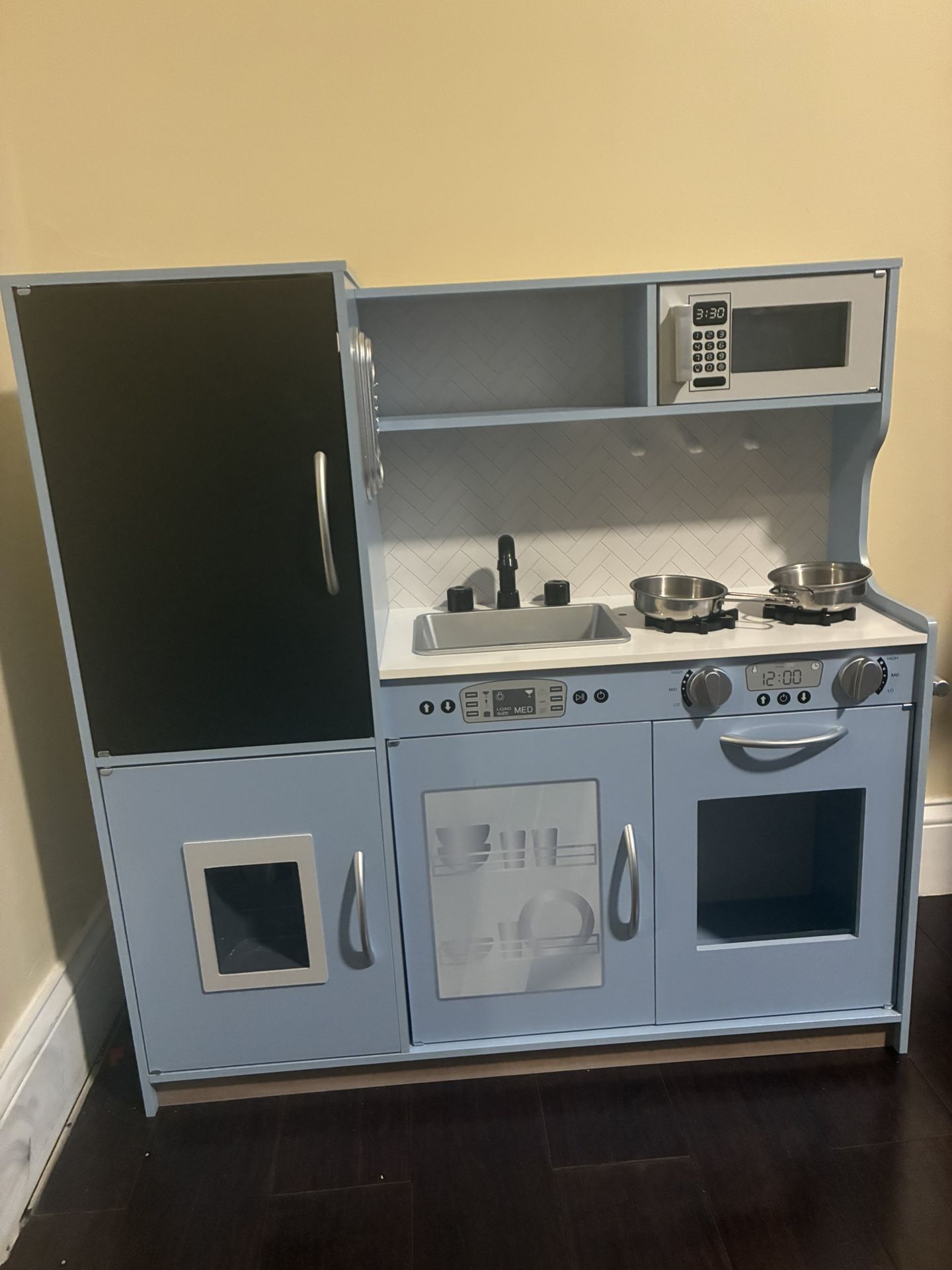 Kids Play Kitchen