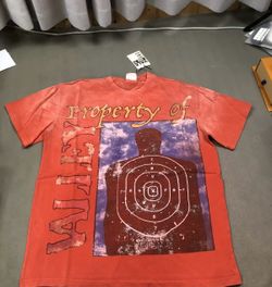 Vale Men's M Red Crew Neck Short Sleeve Shooting Graphic T-Shirt