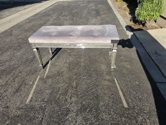 Gray Mirrored Bench With Diamond Buttons