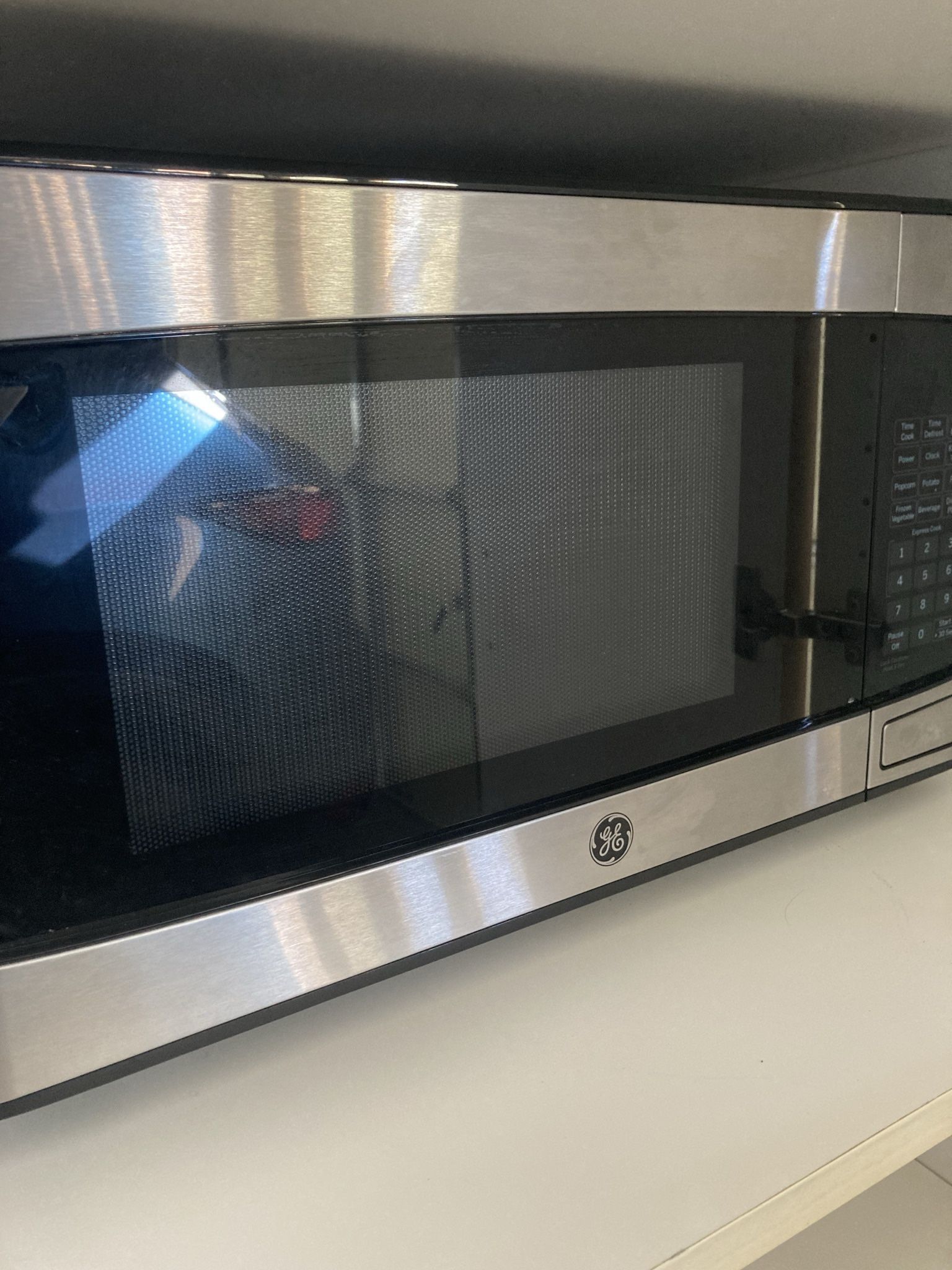 GE 1.1cu-ft 950w Countertop Microwave