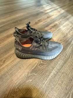 Yeezy Boost  v2 mono cinder size 9.5 men