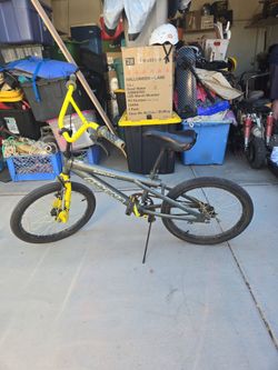 MAGNA BMX Bike, yellow and black
