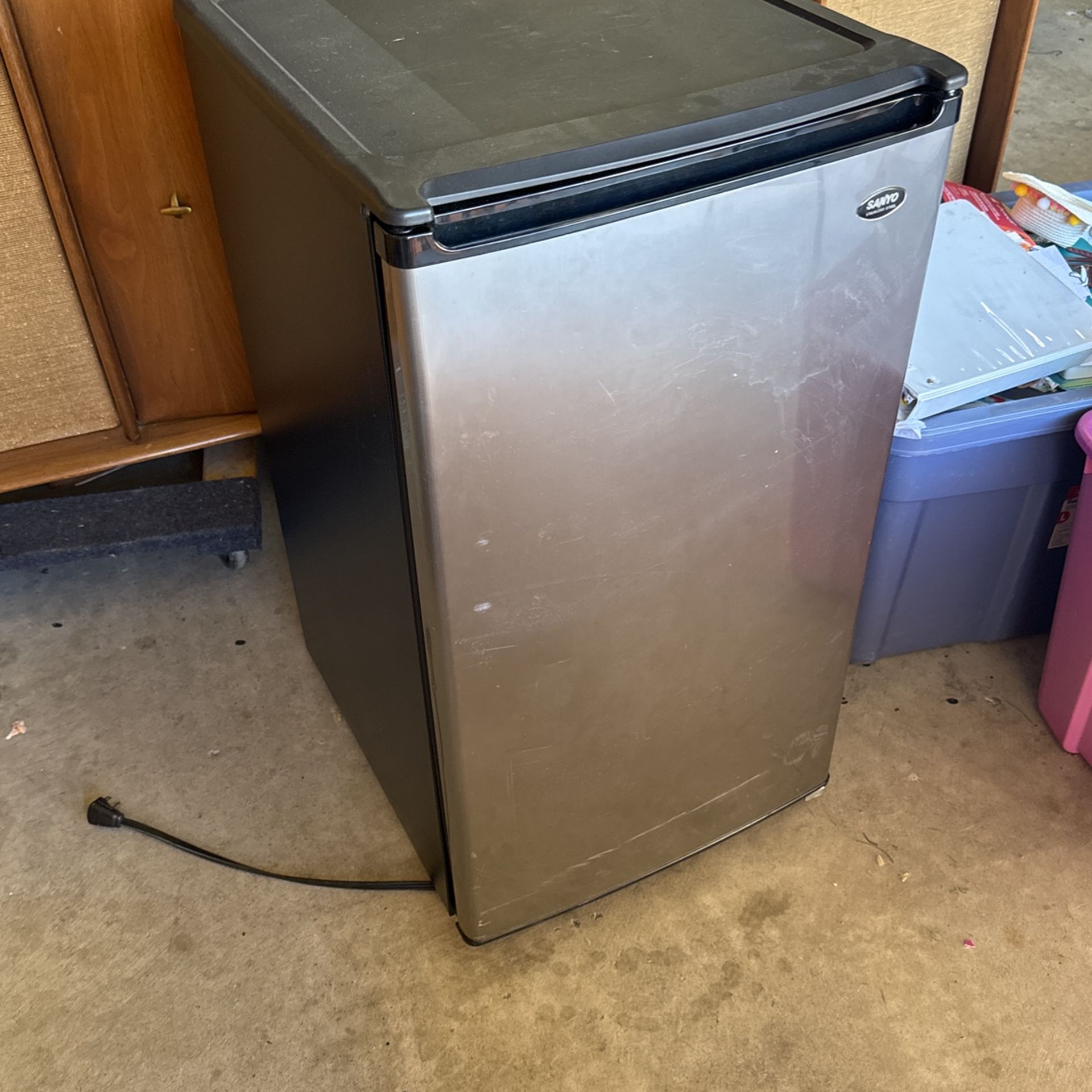 Mini Fridge With Freezer