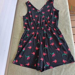Simply Styled Ladies Floral Romper Sz Small