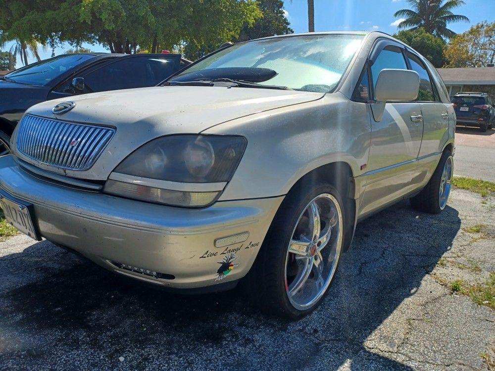 2000 Lexus Rx 300 for Sale in Pembroke Pines, FL - OfferUp