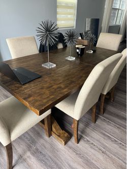 Dinning room table and chairs