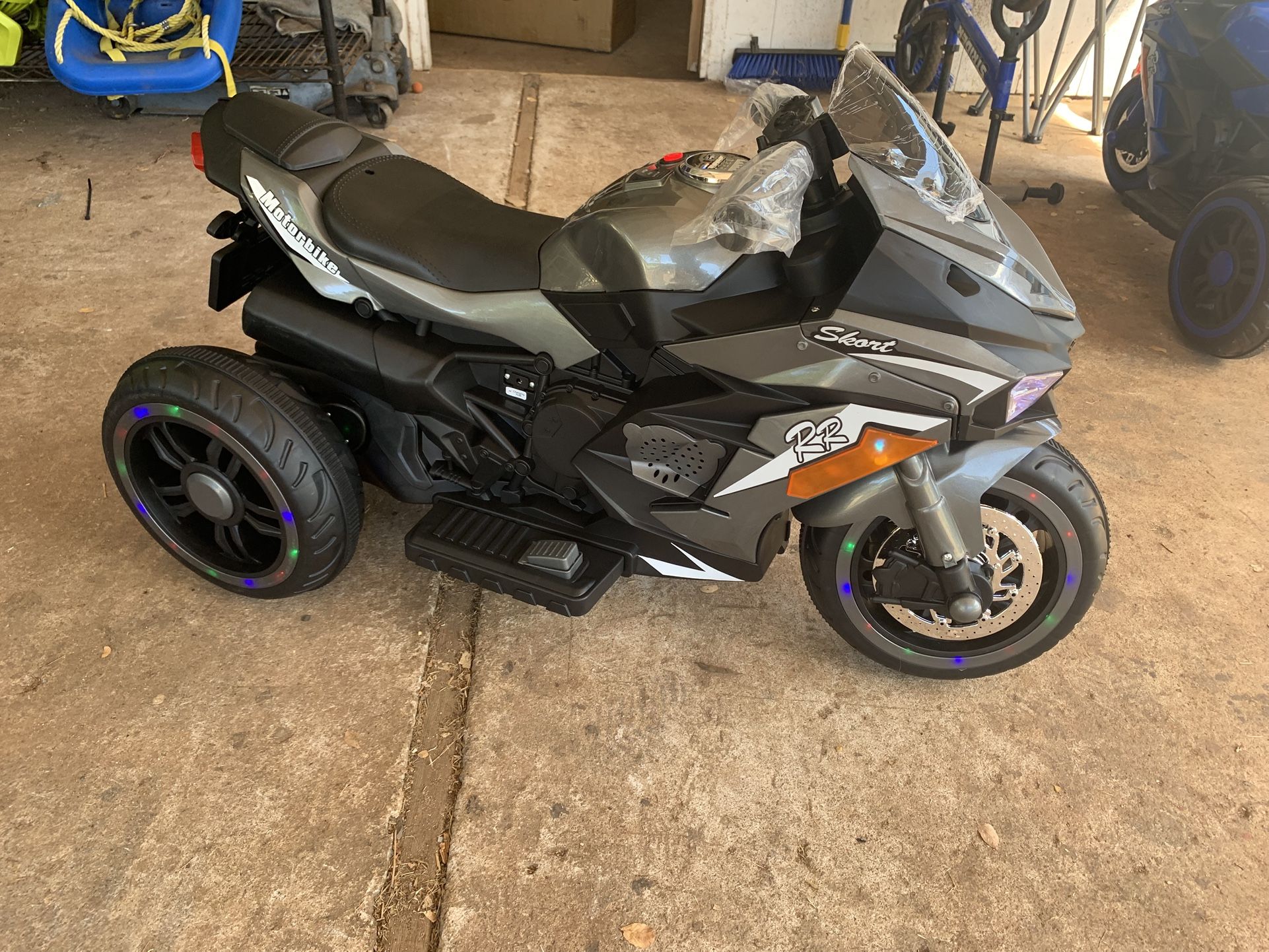 12V Kids Ride On Motorcycle (Brand New)