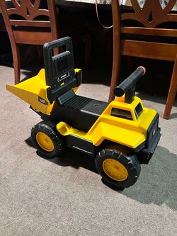 CAT Play and Ride Dump Truck (2-in-1 Caterpillar toy dump truck that functions as a stand-up ride-on toy and as a push toy)
