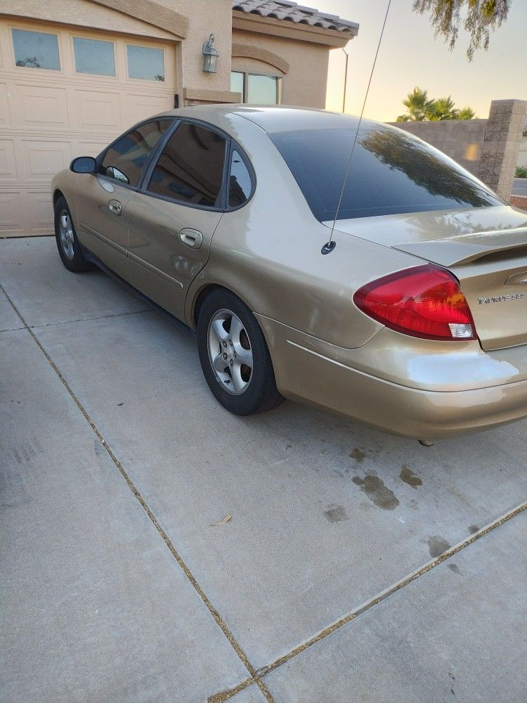 2001 Ford Taurus