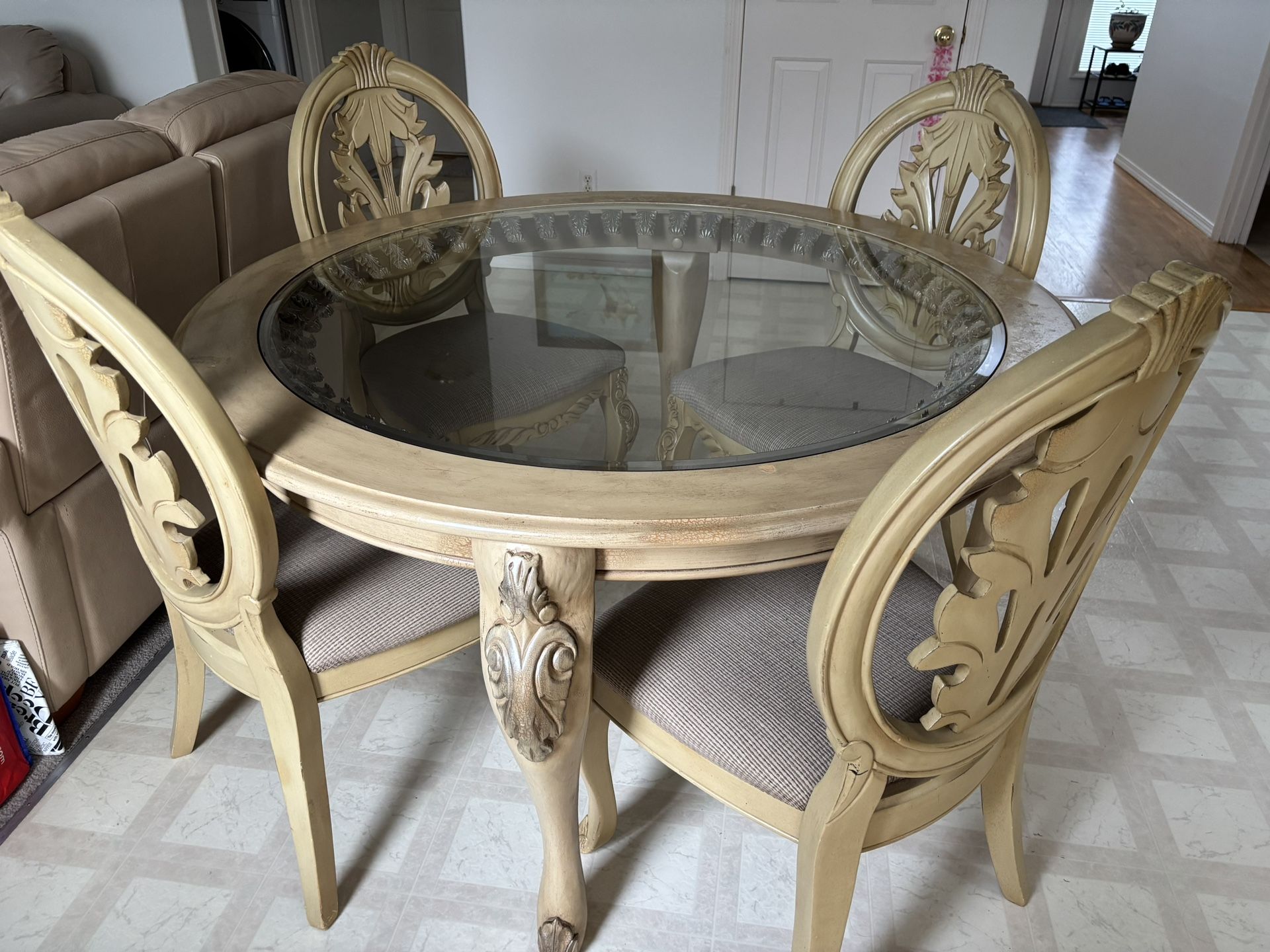 Vintage Round Table Set