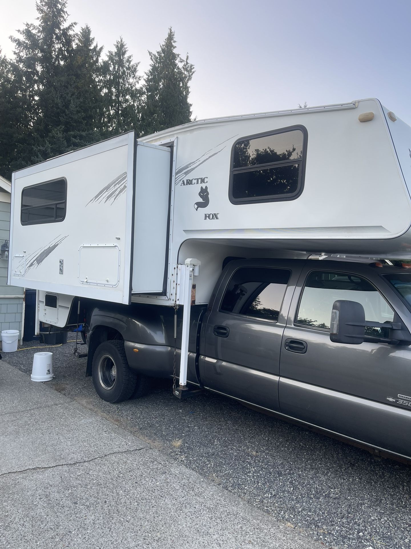 2001 Artic Fox Camper