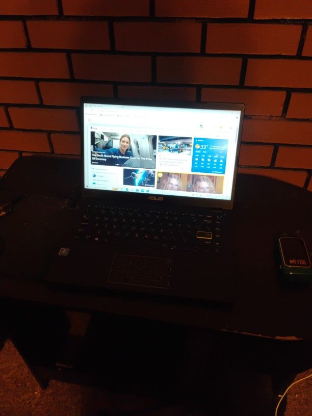 ASUS E410MA 14” Laptop – Works w/ Charger