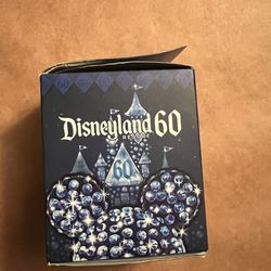 disneyland 60th crystal vinylmation disney vinyl 3" collectable limited ed. 1800