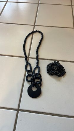 Matching fashion jewelry (long necklace) solid wood