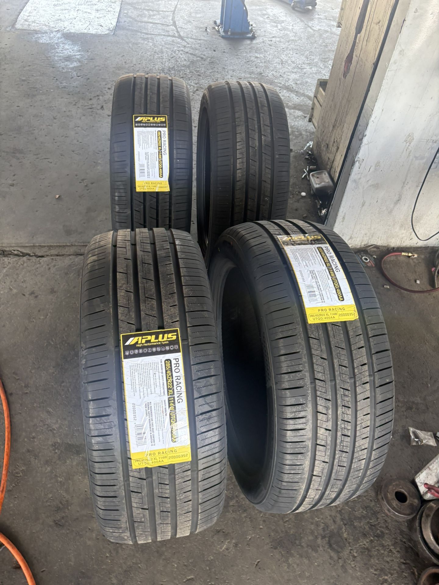 285/45/22