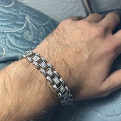 Men’s Silver Stylish Bracelet 