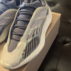 Yezzy 700s 