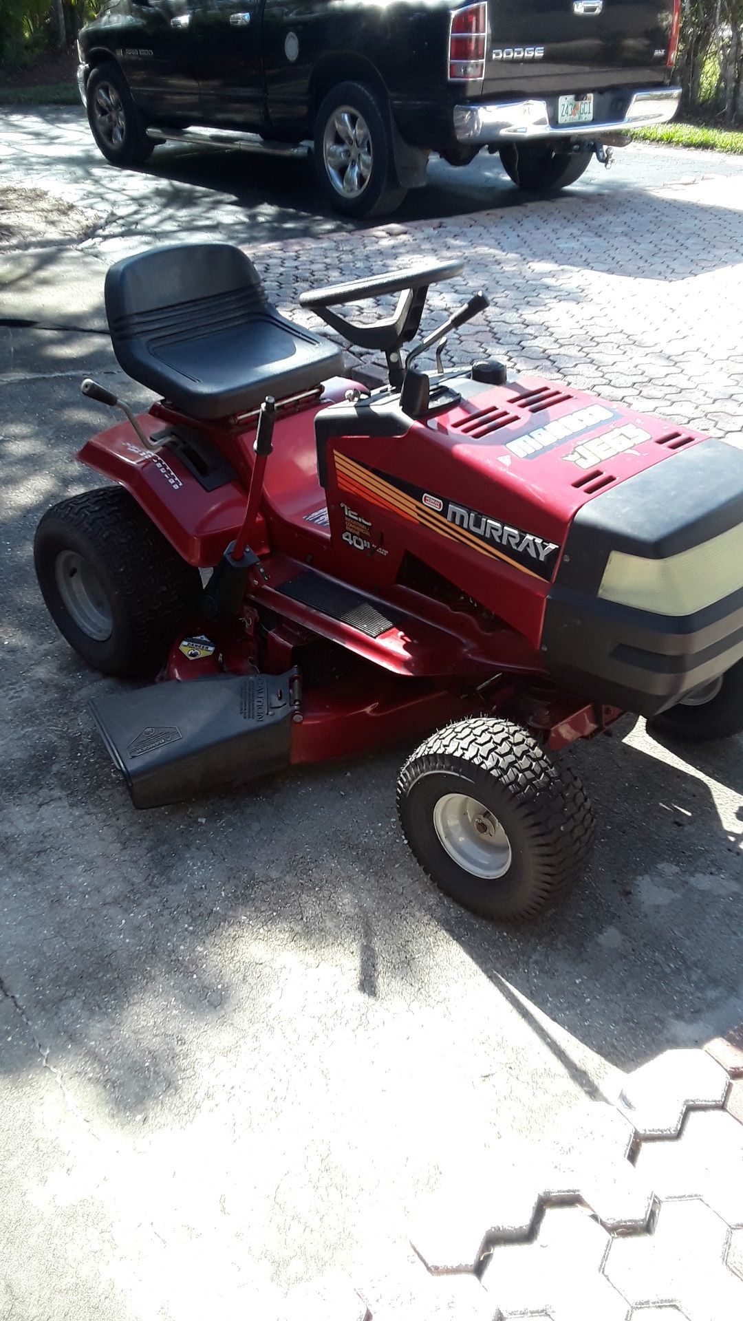2000 Murray riding lawn tractor 12.5hp 40 inches cut