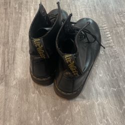 Dr Martin 1460 SMOOTH LEATHER LACE UP BOOTS