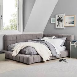 Pottery Barn Teen Baldwin Upholstered Platform Bed – Full Gray – Excellent Condition