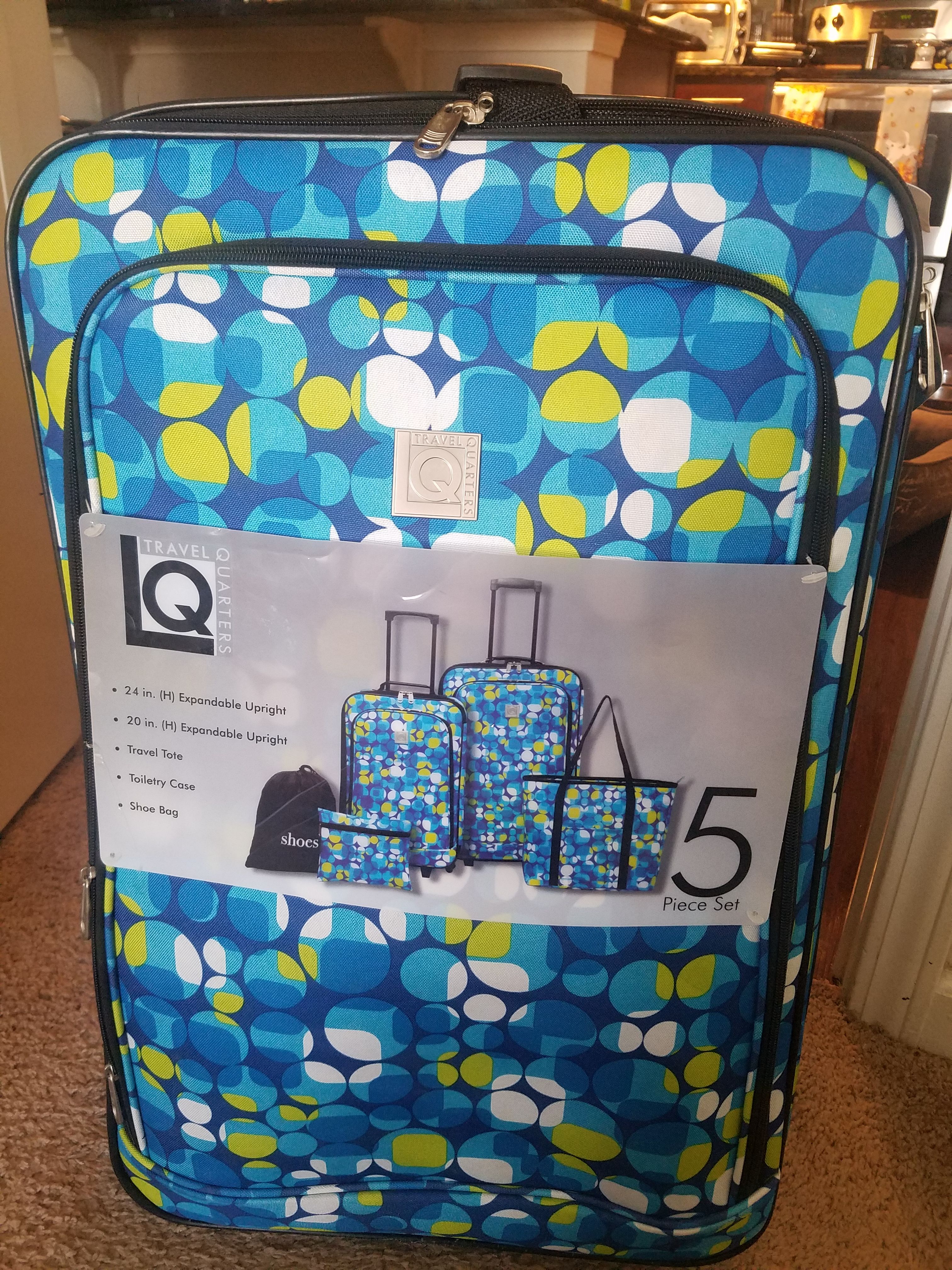 Travel Quaters Luggage Set