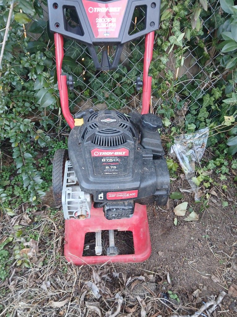 $400 or Best Offer 2 Pressure Washers And 275 Gallon  WATER TANK 