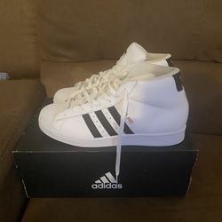 Shell Top Adidas Size 8.5 