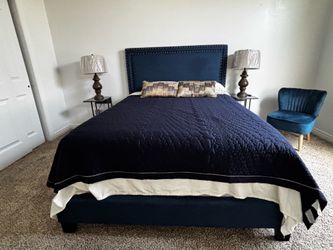 Queen bed with martress
