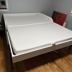 High quality Caribou Murphy Bed - Mint condition 