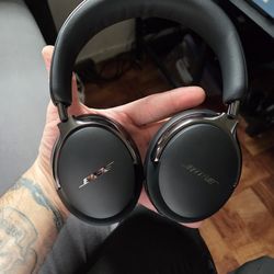 Bose ultra comfort wireless headset, 2nd Gen