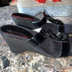 Ladies size 9.5 Anne Klein 3” black cork heels sandals 