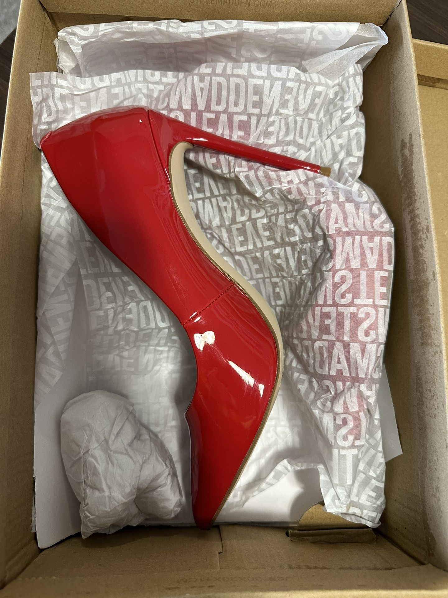 Red Shoes (high heels)