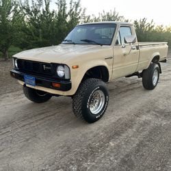 1980 Toyota 4x4 pickup